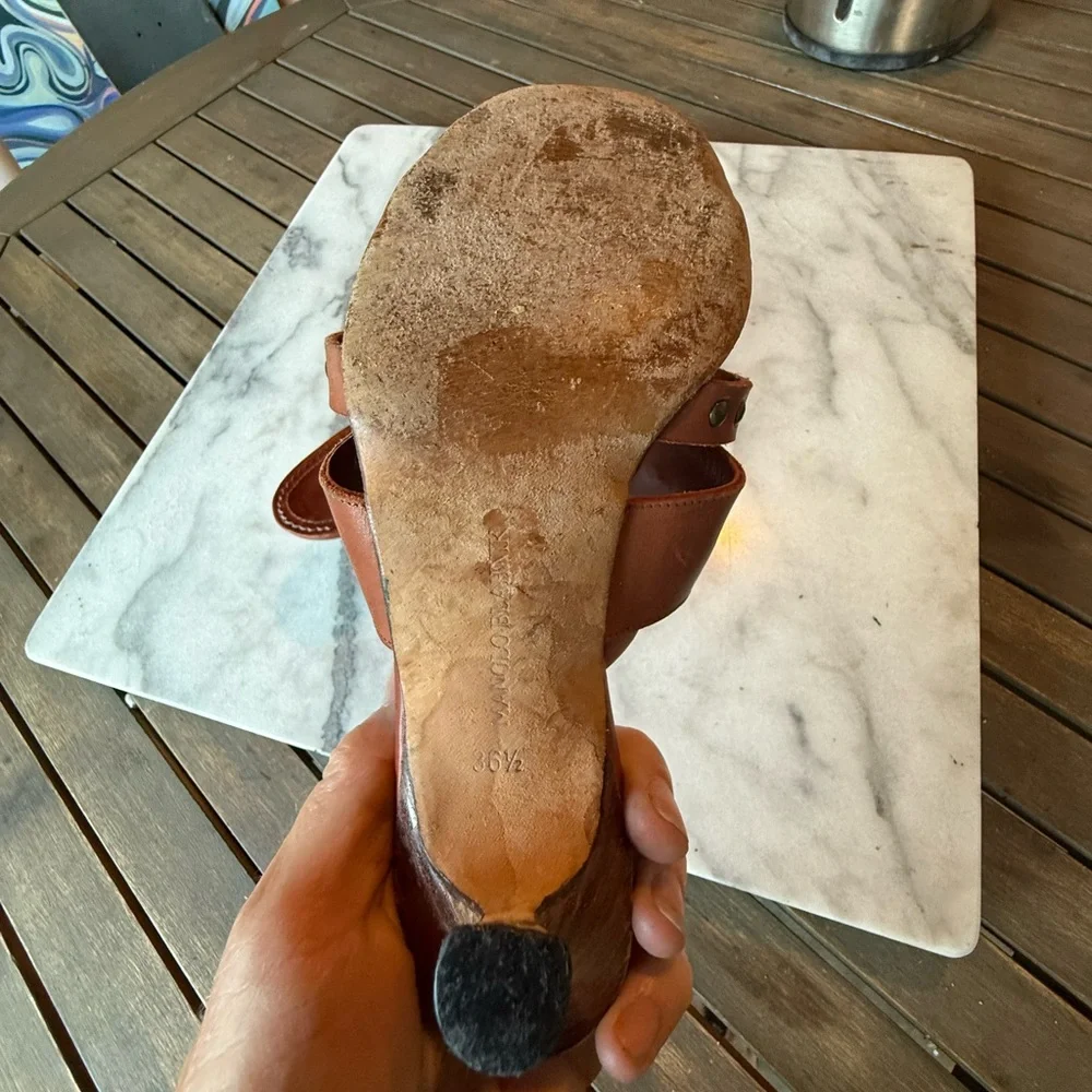 Manolo Blahnik cognac leather peep toe kitten heel sandals with brass studs 36.5 - Picture 6 of 6